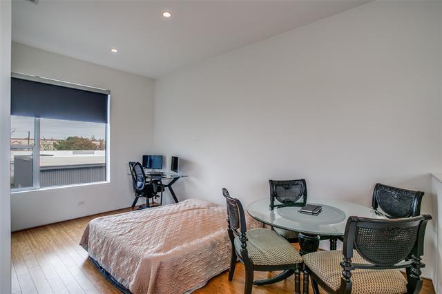 Building Photo - 4401 Roseland Ave