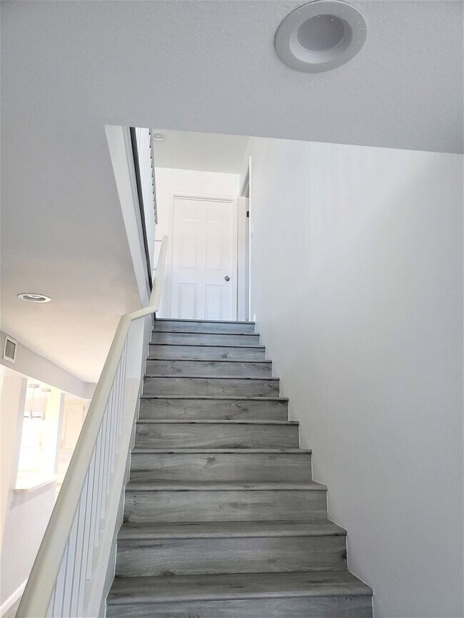 Building Photo - LB2506