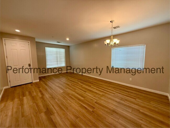 Building Photo - 7215 Canyon Creek Dr