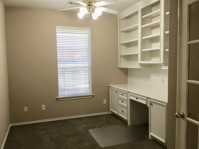 Building Photo - 14 Heron Hollow Ct