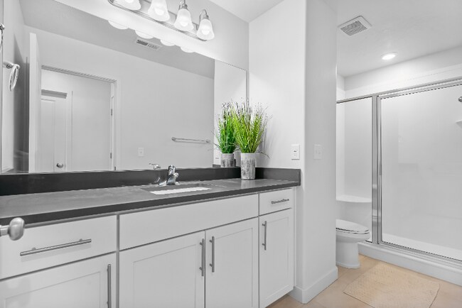 Building Photo - 4287 Golden Grv