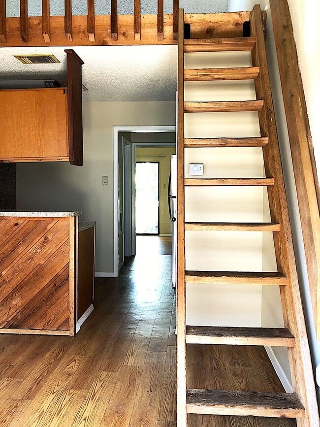 Building Photo - PEARL WEST CAMPUS - LOFTED 2BD/1BA