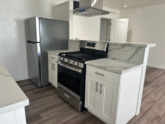 Building Photo - Sherbourne Arms