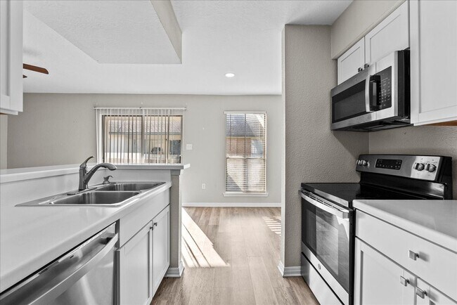 Building Photo - 250 El Dorado Blvd