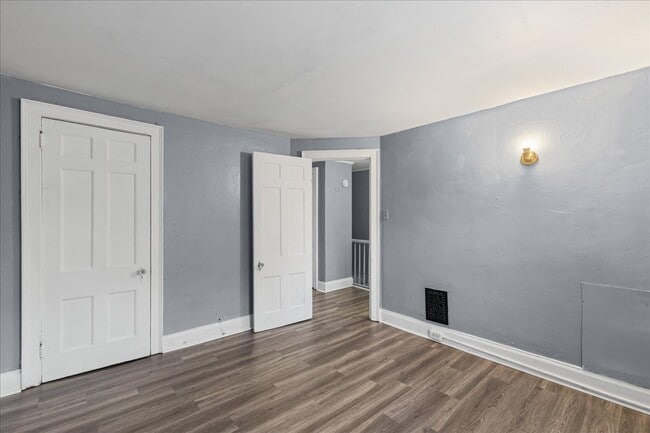 Building Photo - 1215 S Octagon Rd