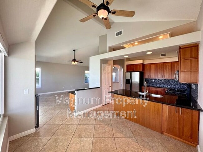 Building Photo - 25483 Blackthorne Dr