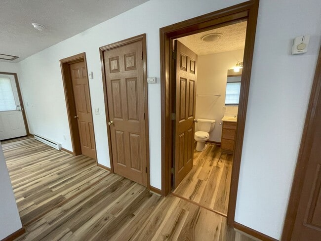 Building Photo - 152 Cecil St