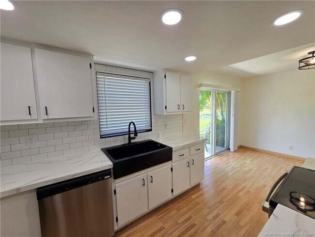 Building Photo - 2648 Rockcrest Ct