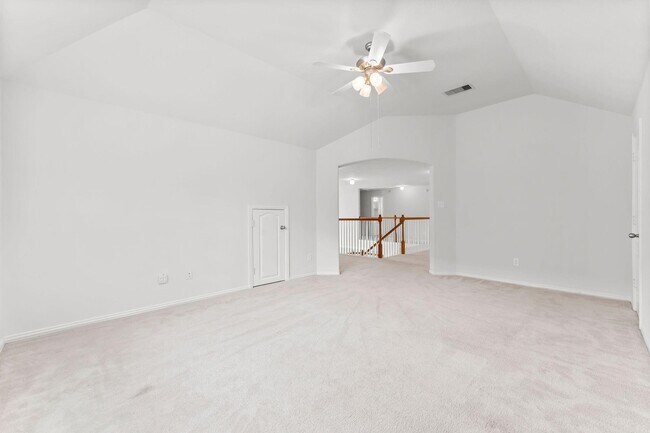 Building Photo - 29902 Legends Ridge Dr