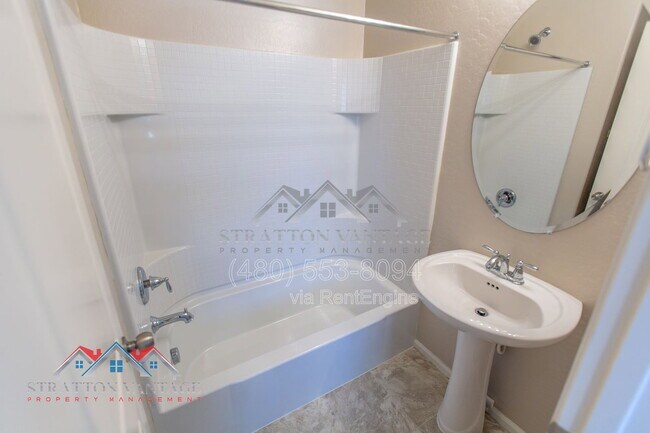 Building Photo - 2218 N 77th Dr