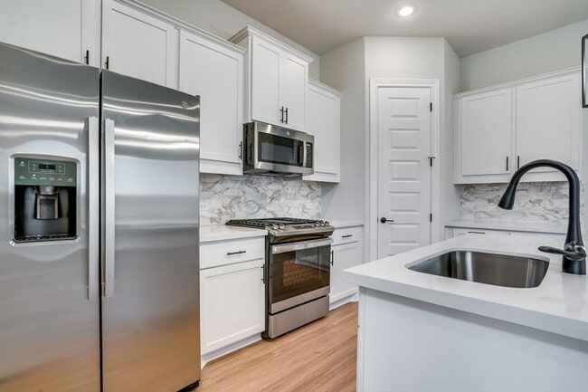 Building Photo - 4817 Seadrift Dr