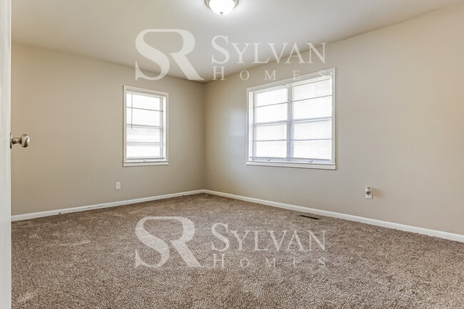 Building Photo - Prepare to fall in love with this 4 bedroom, 2 bathroom home