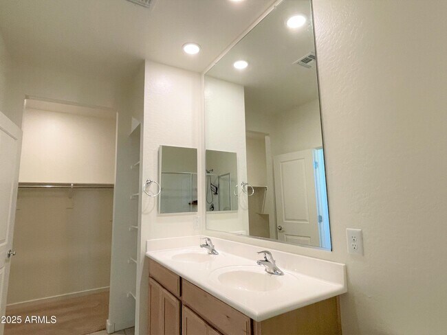 Building Photo - 30976 N Audobon Dr