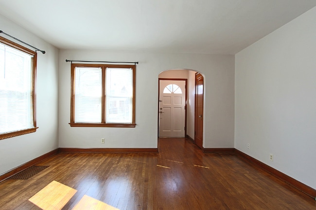 Building Photo - 1808 34th St