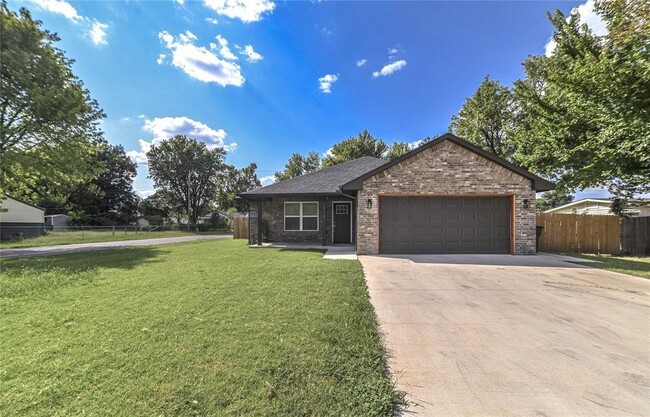 Building Photo - 1717 Breckenridge Dr