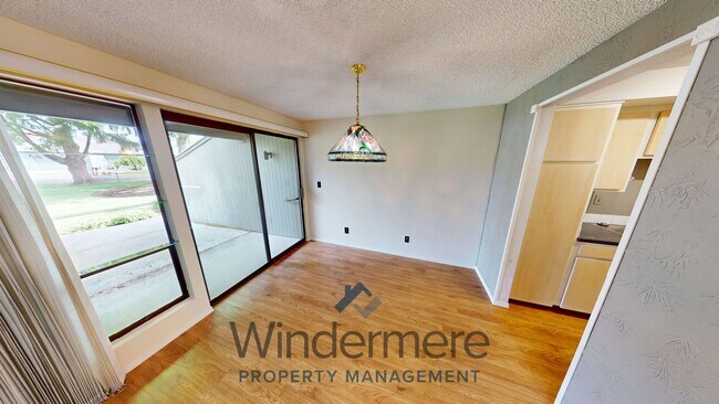 Building Photo - 601 Village Way