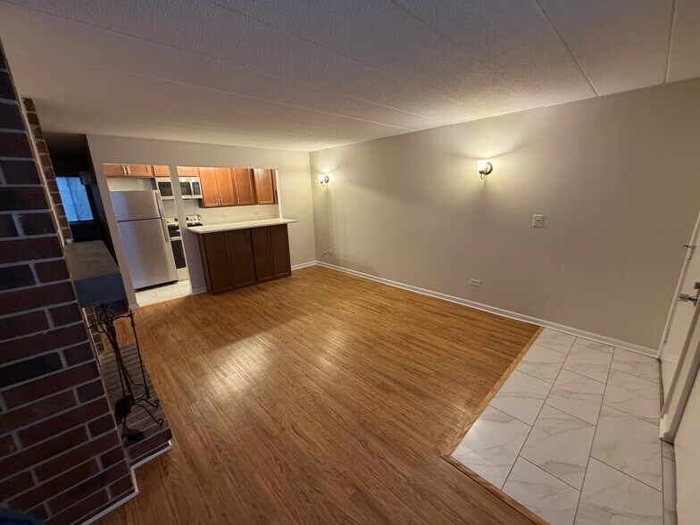 Building Photo - 2235 N Halsted St