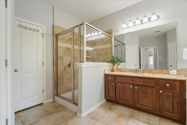 Building Photo - 15 Stone Terrace Dr