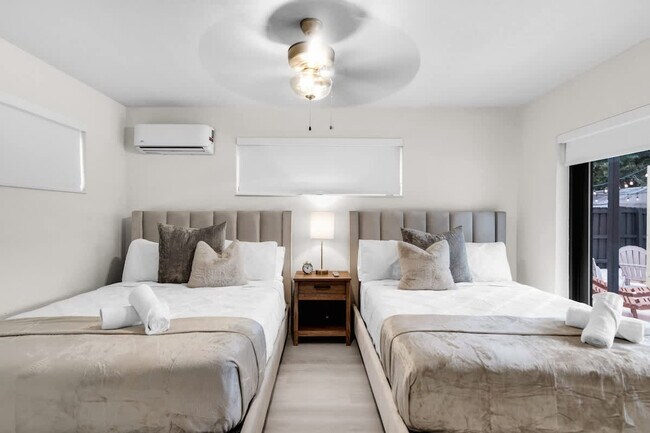 Building Photo - 6450 Perry St