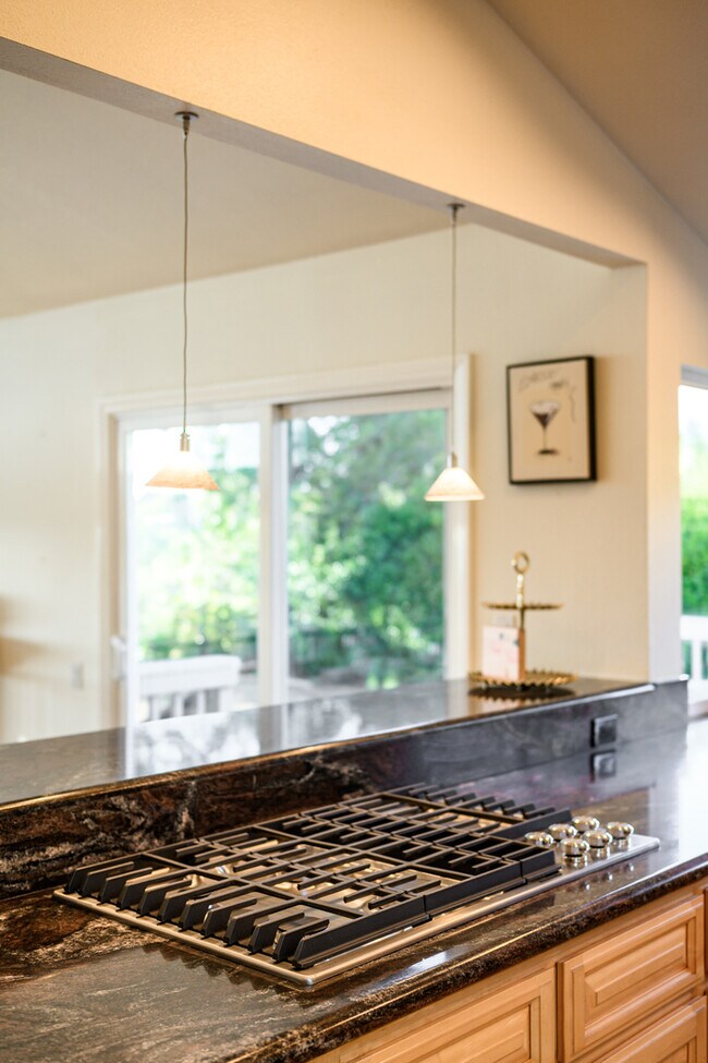 Building Photo - 10961 Limetree Dr