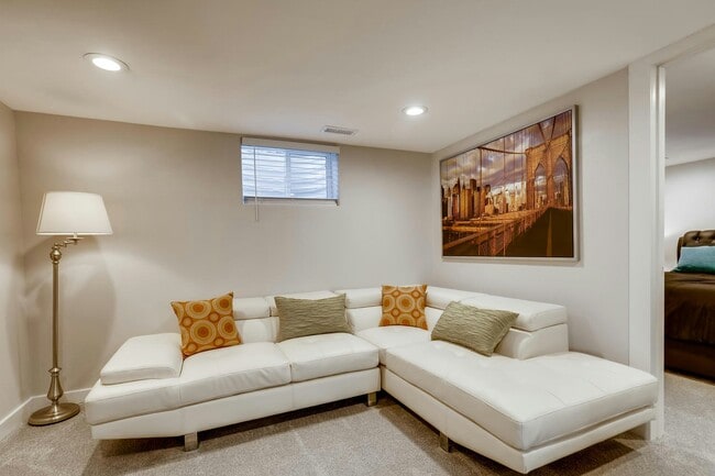 Building Photo - 9875 E 22nd Ave