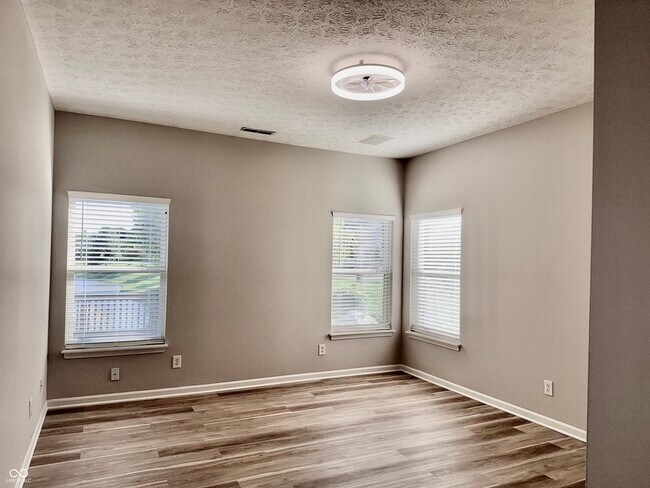 Building Photo - 13926 Forum Meadows Dr