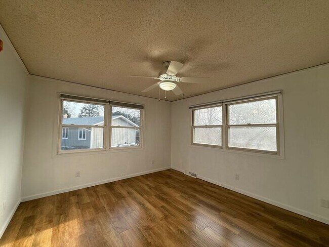 Building Photo - $2,500 | 3 Bedroom, 3 Bathroom House | No Pets | Available for Immediate Move In!