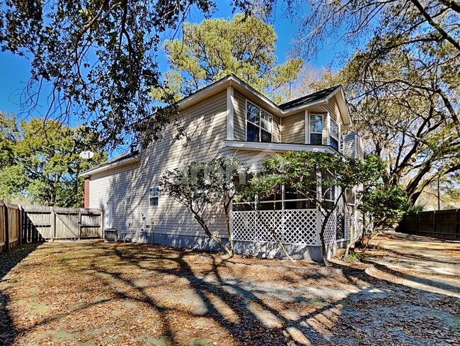 Building Photo - 602 Majestic Oak Dr