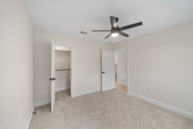 Building Photo - 15034 Rose Valley Dr