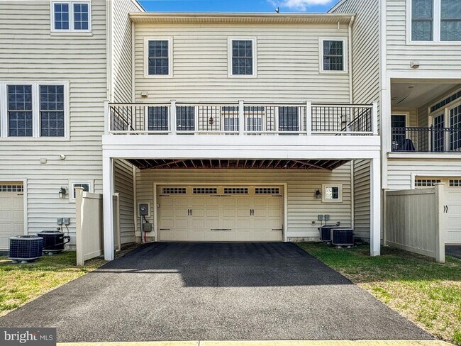 Building Photo - 42365 Pine Forest Dr