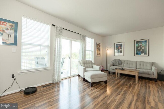 Building Photo - 155 Schramm Lp