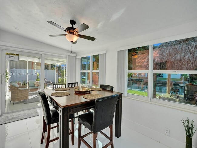 Building Photo - 1216 Guava Isle