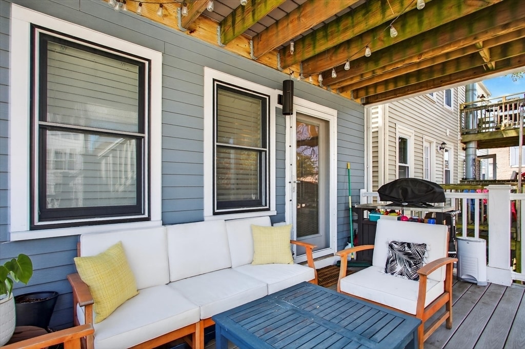 Building Photo - 7 Bell Ct