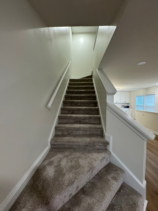 Building Photo - 4485 Ocean View Ave