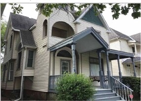 Building Photo - 1418 W Barker Ave