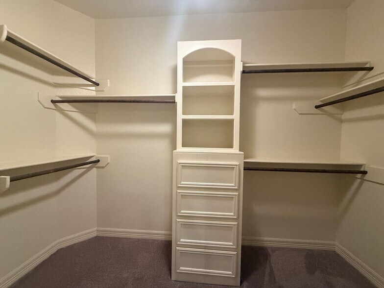 Building Photo - 4308 Bratton