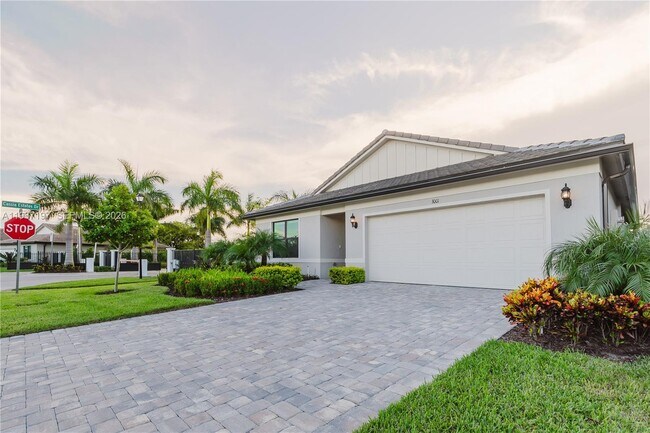 Building Photo - 3001 Hibiscus Ave