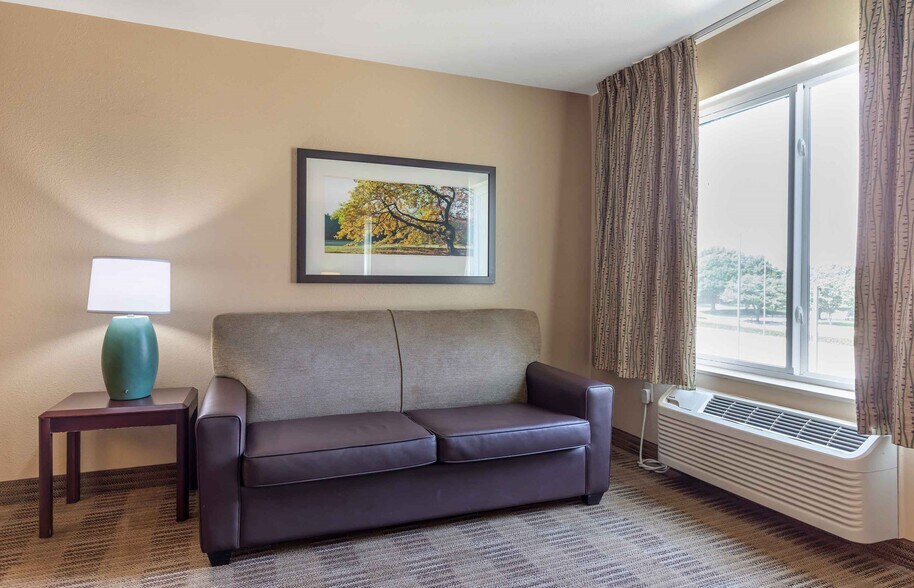 Building Photo - Furnished Studio-Dallas - Plano