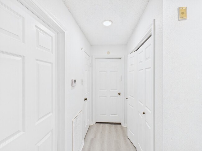 Building Photo - 7610 Hopewell Ln