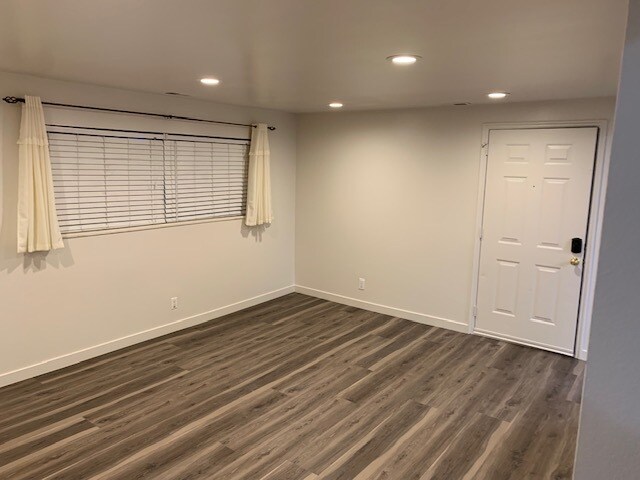Building Photo - 1673 Hickory Ln