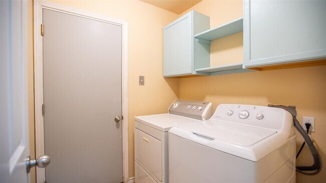 Building Photo - 712 Timothy John Dr