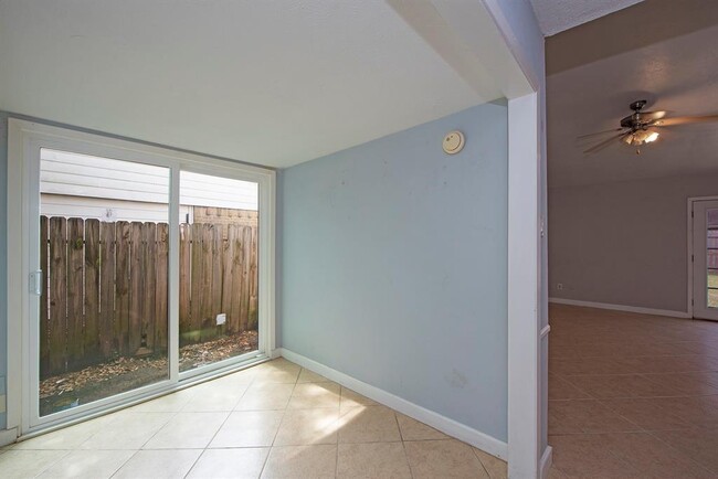 Building Photo - 17306 N Yorkglen Dr