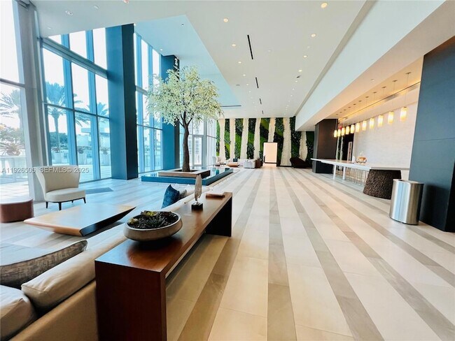 Building Photo - 851 NE 1st Ave