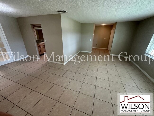 Building Photo - 620 Lakespur Ln