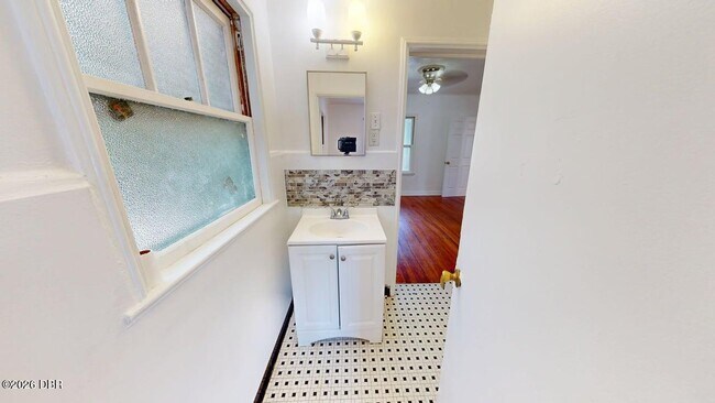 Building Photo - 318 Braddock Ave