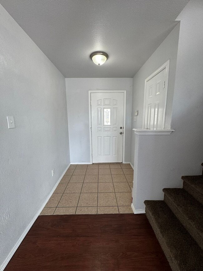 Building Photo - 2-Story Home on a Corner Cul-de-Sac in Wes...