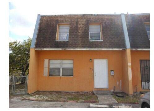 Building Photo - 5950 NW 27th Pl