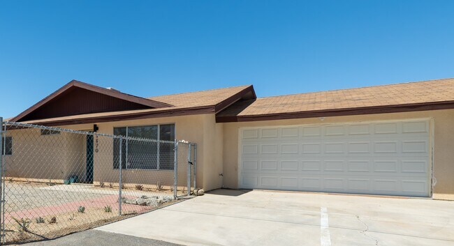 Building Photo - 6870 Sunset Rd