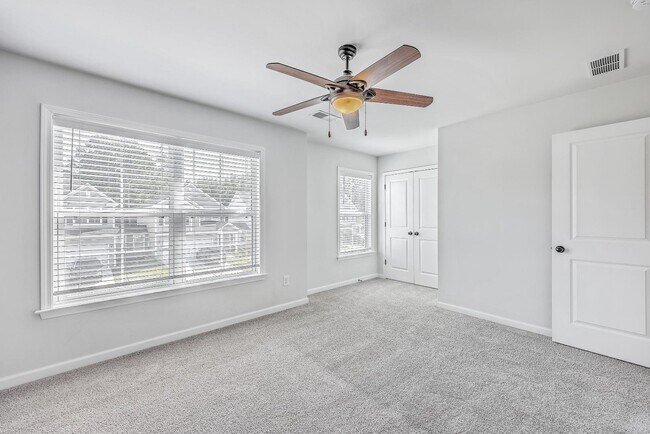 Building Photo - 132 McClellan Way