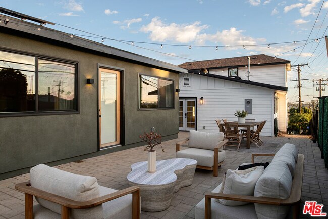 Building Photo - 4205 Blanchard St